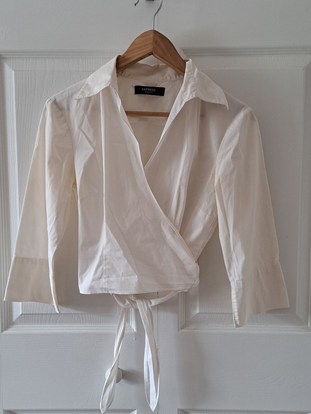 Ladies Express 2010s Millennial Office White Collar Wrap Blouse Size Medium